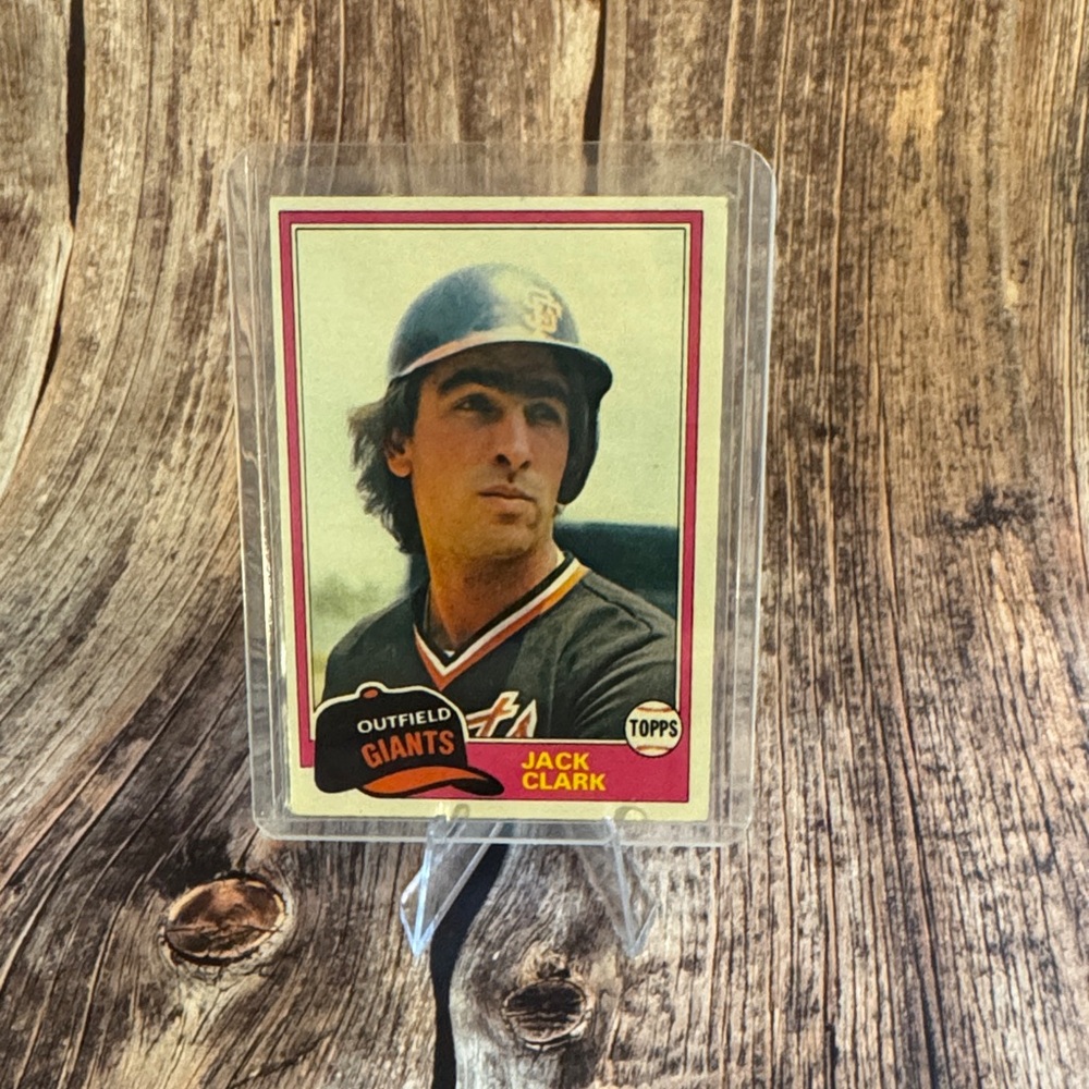VTG 1981 Topps Giants Jack Clark #30  Baseball Trading Card Item #ME649